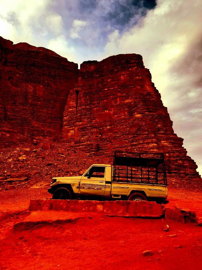Wadi Rum camels camp Eksteriør billede