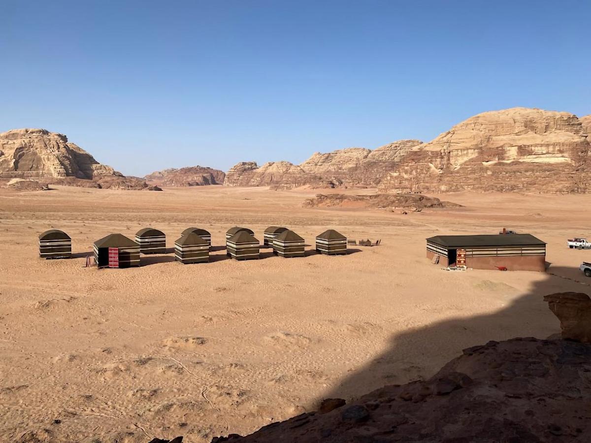 Wadi Rum camels camp Eksteriør billede