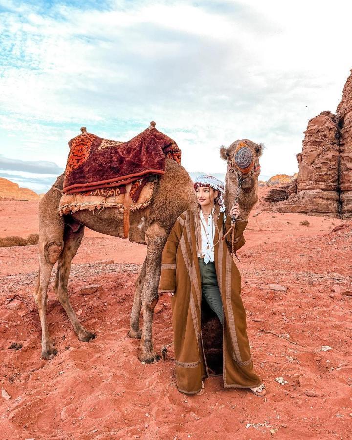 Wadi Rum camels camp Eksteriør billede